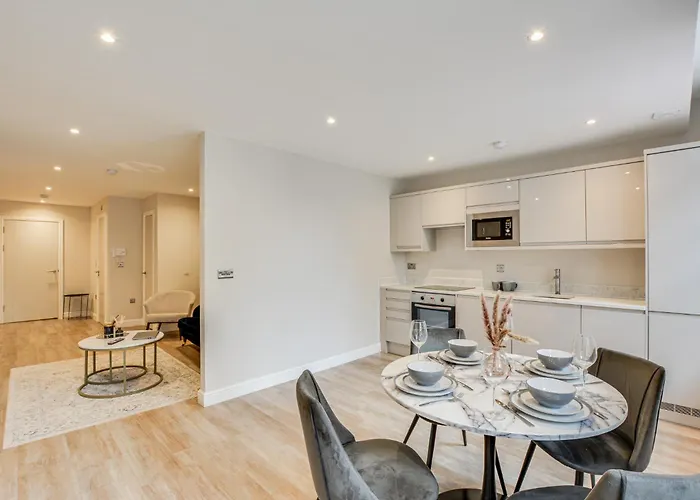 Manhattan Apartment-city Centre Апартаменти *